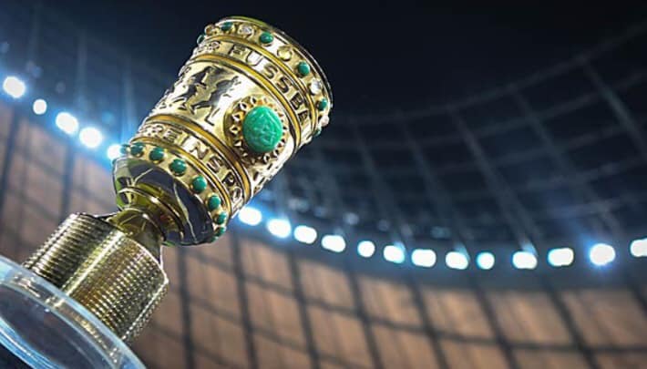 Foto des DFB-Pokals in Anspielung auf den Finaleinzug unserer U19